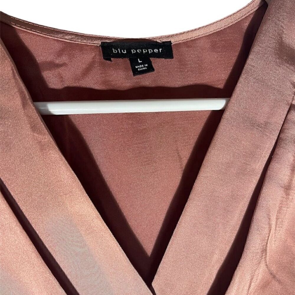 Blu Pepper Women's Satin Wrap Dress Mauve Long Sleeve V-Neck Tie Knee-Length - Picture 3 of 3